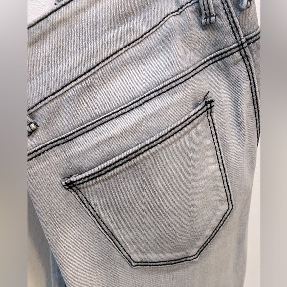 PINK AVE Boutique Grey Washed with Black Stitching skinny jeans. Size 3 - Picture 8 of 10